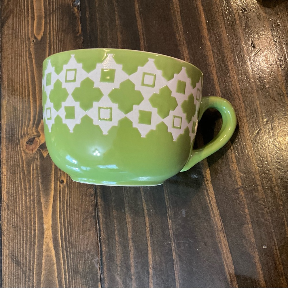 Elegant Green and White Geometric Mug